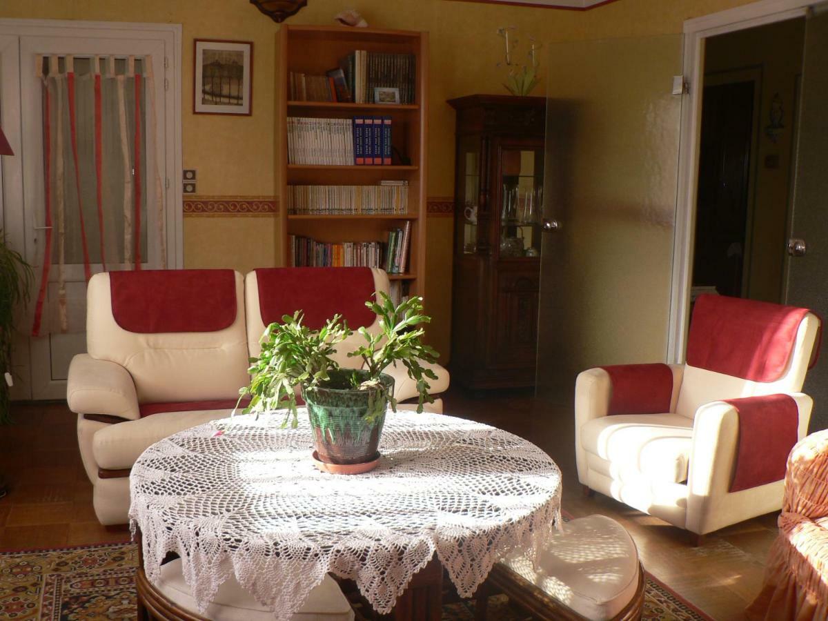 Clo Hujobe Apartamento Parthenay Exterior foto